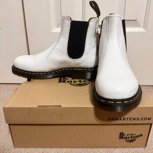 Dr. Martens - Yellow Stitch Smooth Leather Chelsea Boots 2976
